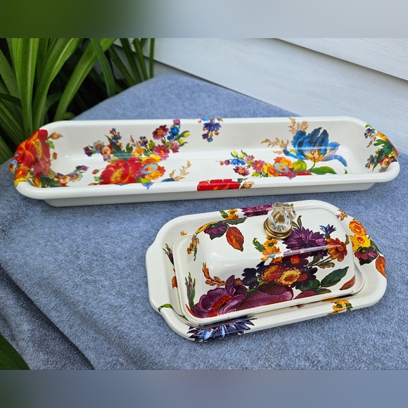 Mackenzie Childs Flower Market White Bread & Butter Hostess Set - Picture 3 of 12